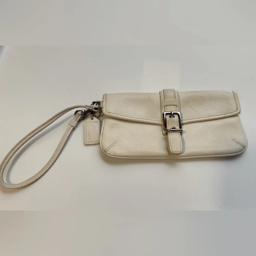 Coach Ivory Leather Wristlet Clutch Buckle Detail Zip Pouch